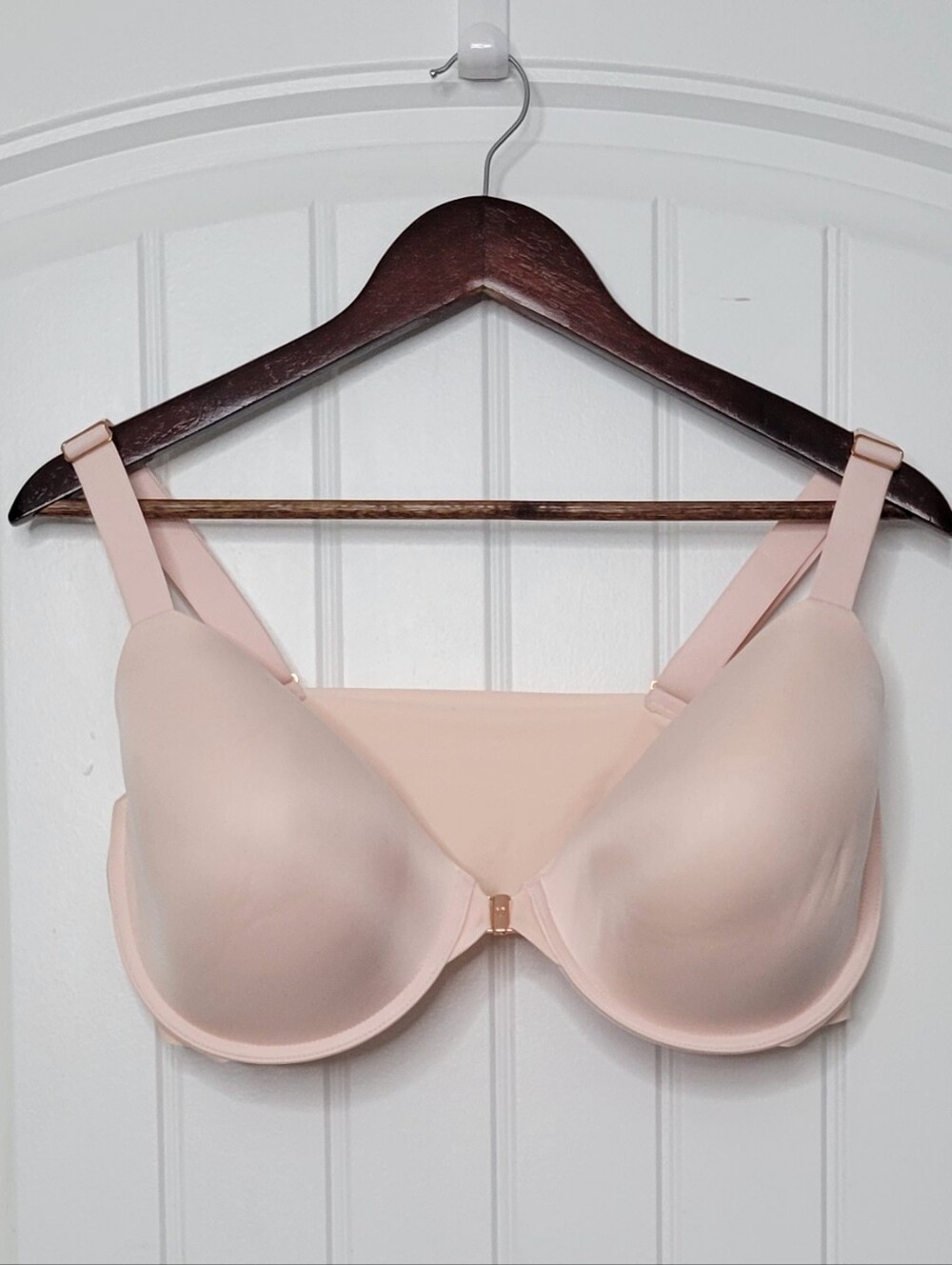 Victoria's Secret Light Pink Front Clasp Underwire Bra